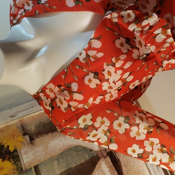 Gilli Dress - Picture 5 of 9